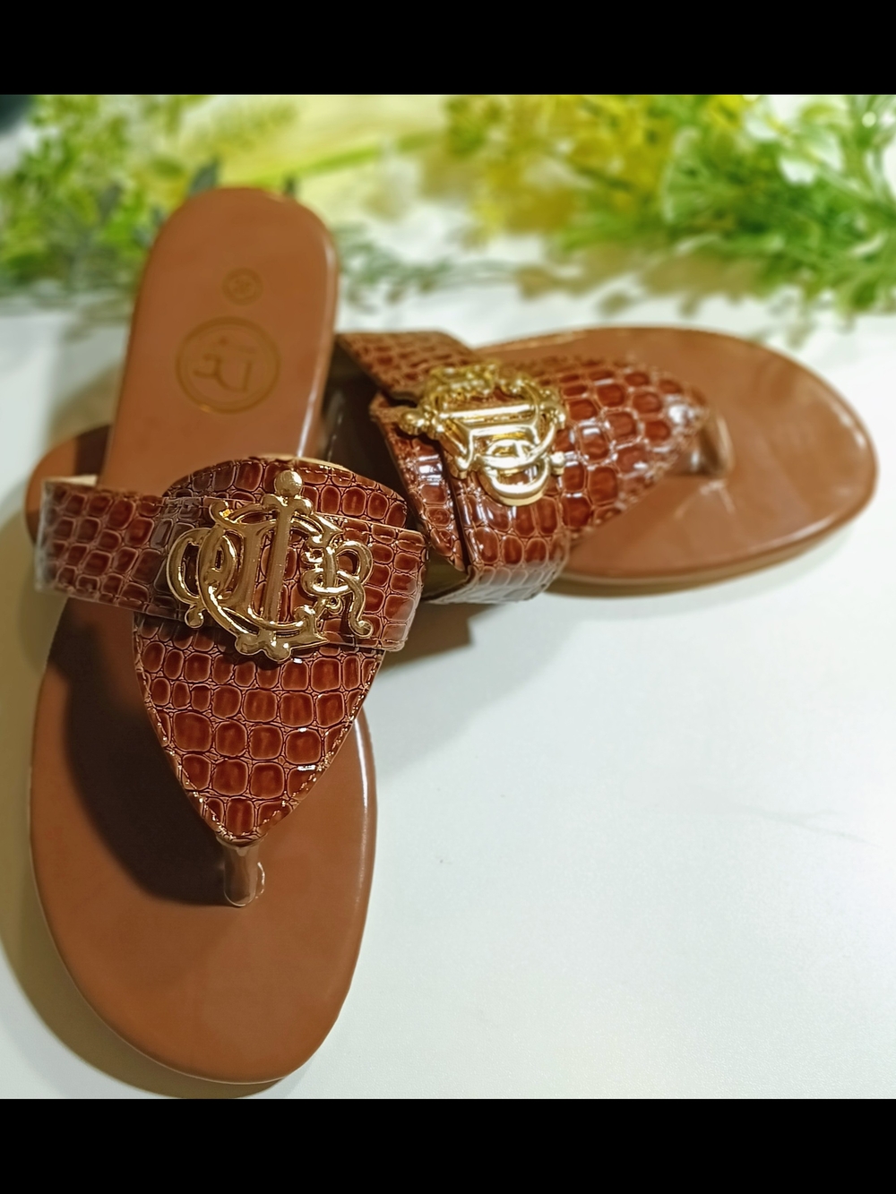 New Women's Brown Croc-Embossed Thong Sandals - Ornate Gold Logo - Size US 9